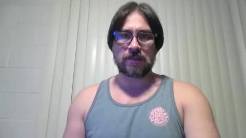 Snapshot of vesturelove chatting on 10/17/25, 04:59 vesturelove online show from 10/17/25, 04:59