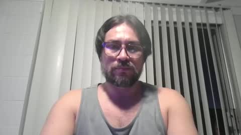 Snapshot of vesturelove chatting on 10/21/25, 01:50 vesturelove online show from 10/21/25, 01:50