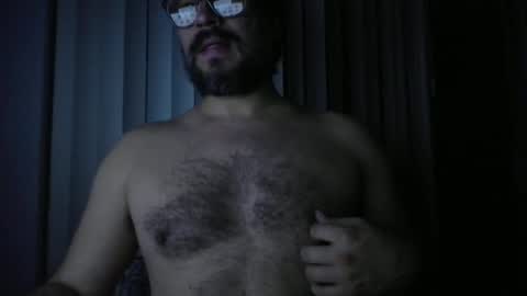 Snapshot of vesturelove chatting on 10/31/25, 06:58 vesturelove online show from 10/31/25, 06:58