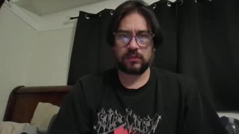 Snapshot of vesturelove chatting on 11/01/25, 08:16 vesturelove online show from 11/01/25, 08:16