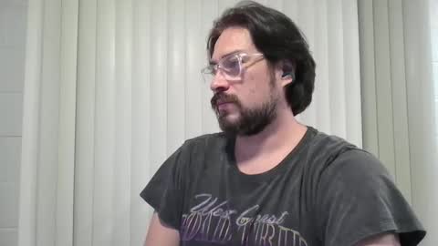 Snapshot of vesturelove chatting on 11/26/25, 02:34 vesturelove online show from 11/26/25, 02:34