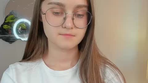 Snapshot of veta_cute chatting on 07/12/26, 08:27 Emma Sofa online show from 07/12/26, 08:27