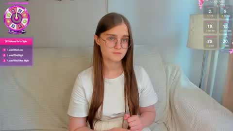 Snapshot of veta_cute chatting on 07/20/26, 02:52 Emma Sofa online show from 07/20/26, 02:52