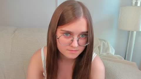 Snapshot of veta_cute chatting on 07/22/26, 02:20 Emma Sofa online show from 07/22/26, 02:20