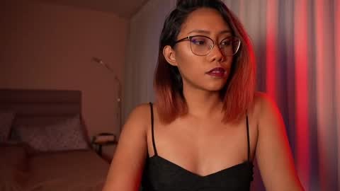 Snapshot of vexanyx chatting on 05/19/26, 10:32 Vexa Nyx online show from 05/19/26, 10:32