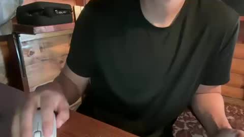 Snapshot of vexelgain chatting on 10/10/25, 02:38 HendasWerout online show from 10/10/25, 02:38