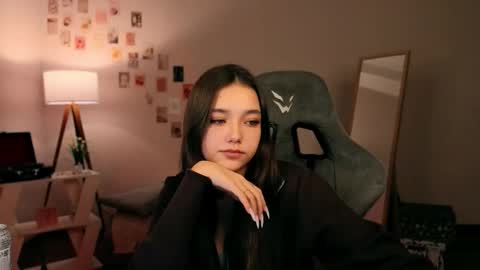 Snapshot of vexorin chatting on 11/26/25, 07:37 Rachel online show from 11/26/25, 07:37