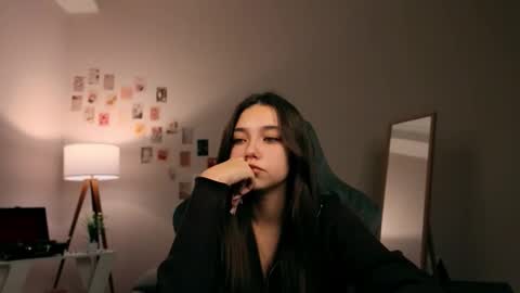 Snapshot of vexorin chatting on 11/30/25, 07:40 Rachel online show from 11/30/25, 07:40