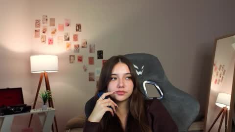 Snapshot of vexorin chatting on 12/13/25, 08:14 Rachel online show from 12/13/25, 08:14