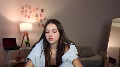 Snapshot of vexorin chatting on 12/14/25, 07:18 Rachel online show from 12/14/25, 07:18