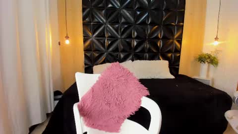 Vanesaa online show from 07/02/26, 03:23