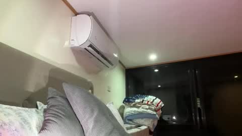 via_olala online show from 12/14/25, 08:09