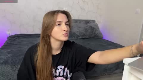 Snapshot of vibe_and_night chatting on 10/15/25, 10:15 Vail and Nevada online show from 10/15/25, 10:15