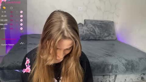 Snapshot of vibe_and_night chatting on 10/18/25, 07:09 Vail and Nevada online show from 10/18/25, 07:09