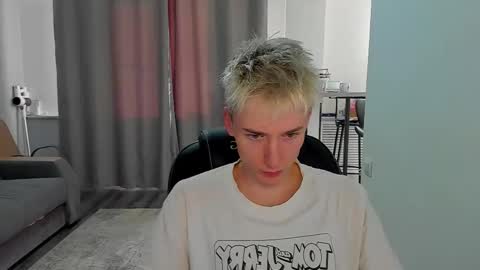 Snapshot of vibemygirl chatting on 09/22/25, 10:06 vibemygirl online show from 09/22/25, 10:06