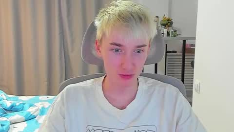 Snapshot of vibemygirl chatting on 10/09/25, 10:02 vibemygirl online show from 10/09/25, 10:02