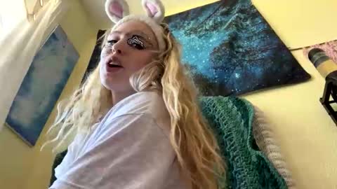 nova online show from 10/19/25, 07:36