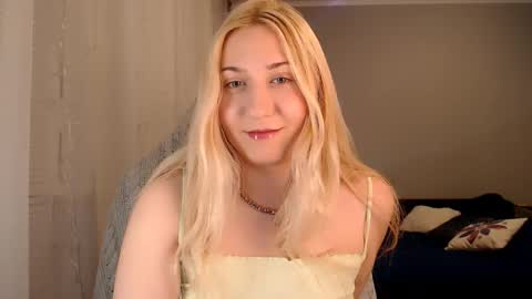 Snapshot of vibezgirl chatting on 11/11/25, 05:24 Amelia online show from 11/11/25, 05:24