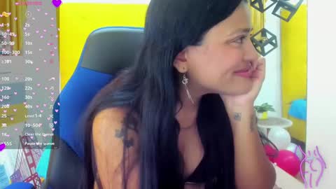 nahomy online show from 02/19/25, 12:44