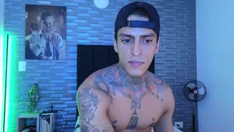 Snapshot of vicctorzc chatting on 02/23/25, 06:23 Victor cardenas online show from 02/23/25, 06:23