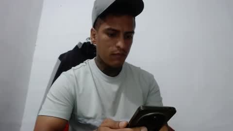 Snapshot of vicctorzc chatting on 12/05/25, 08:38 Victor cardenas online show from 12/05/25, 08:38