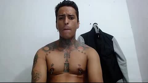 Snapshot of vicctorzc chatting on 01/17/26, 10:35 Victor cardenas online show from 01/17/26, 10:35