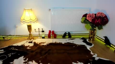 ViciousQueenu can call me Laura online show from 01/28/25, 07:53