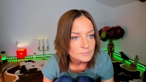 Snapshot of viciousqueen chatting on 11/10/25, 08:02 ViciousQueenu can call me Laura online show from 11/10/25, 08:02