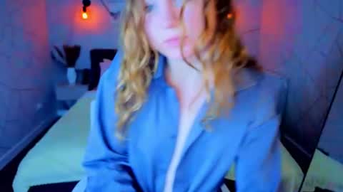 Snapshot of vicki_milles chatting on 06/14/26, 04:42 vicki_milles online show from 06/14/26, 04:42