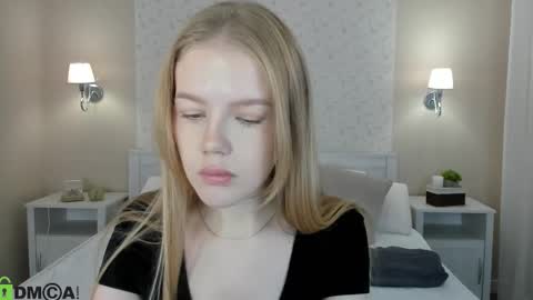 Snapshot of vicki_todd chatting on 10/01/25, 12:27 vicki todd online show from 10/01/25, 12:27