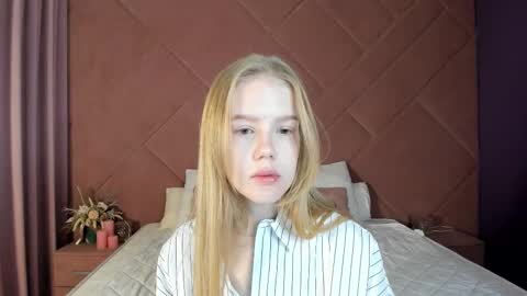 Snapshot of vicki_todd chatting on 10/20/25, 01:06 vicki todd online show from 10/20/25, 01:06