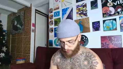 Snapshot of vickingcock7 chatting on 11/06/25, 08:04 vickingcock7 online show from 11/06/25, 08:04