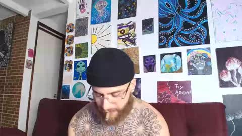 Snapshot of vickingcock7 chatting on 11/12/25, 07:42 vickingcock7 online show from 11/12/25, 07:42