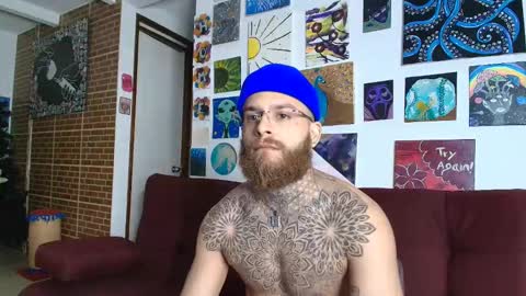 Snapshot of vickingcock7 chatting on 11/14/25, 08:35 vickingcock7 online show from 11/14/25, 08:35