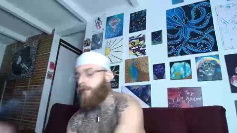 Snapshot of vickingcock7 chatting on 11/21/25, 12:43 vickingcock7 online show from 11/21/25, 12:43