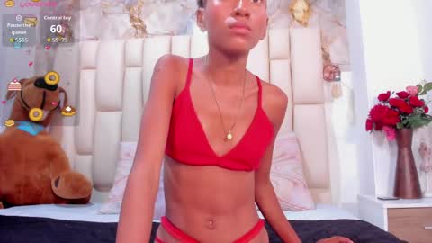 Snapshot of vicky_castillo chatting on 05/25/26, 04:07 Vicky Castillo online show from 05/25/26, 04:07