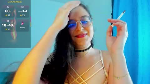 Snapshot of vicky_cristinax chatting on 04/06/26, 11:27 Vicky online show from 04/06/26, 11:27