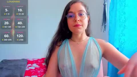 Snapshot of vicky_cristinax chatting on 06/18/26, 06:56 Vicky online show from 06/18/26, 06:56