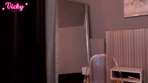 Snapshot of vicky_fant4sy chatting on 02/19/26, 01:51 Vicky online show from 02/19/26, 01:51