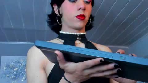 Snapshot of vicky_fant4sy chatting on 04/21/26, 02:12 Vicky online show from 04/21/26, 02:12