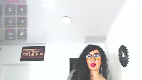 Snapshot of vicky_hotmilf chatting on 02/06/26, 11:02 Vicky online show from 02/06/26, 11:02