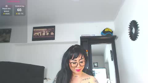 Snapshot of vicky_hotmilf chatting on 04/28/26, 11:15 Vicky online show from 04/28/26, 11:15