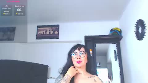 Snapshot of vicky_hotmilf chatting on 06/14/26, 11:51 Vicky online show from 06/14/26, 11:51