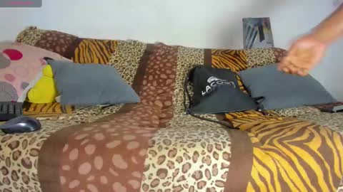 vicky manuela online show from 12/19/24, 08:23