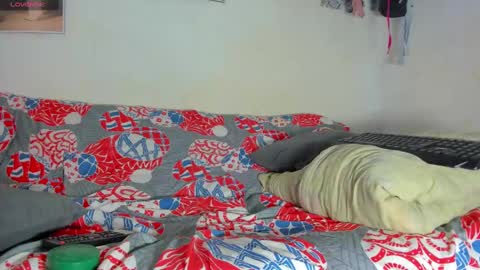 vicky manuela online show from 12/23/24, 12:19