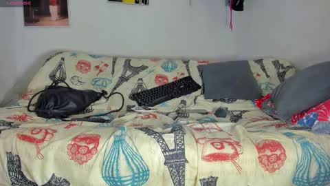 vicky manuela online show from 12/31/24, 11:42