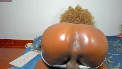 Snapshot of vicky_hotteei chatting on 09/26/25, 02:48 vicky manuela online show from 09/26/25, 02:48