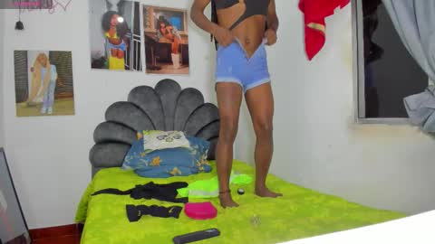 Snapshot of vicky_hotteei chatting on 02/15/26, 03:47 vicky manuela online show from 02/15/26, 03:47