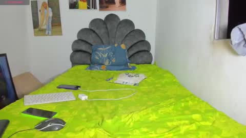 Snapshot of vicky_hotteei chatting on 02/19/26, 03:13 vicky manuela online show from 02/19/26, 03:13