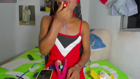Snapshot of vicky_hotteei chatting on 02/21/26, 04:24 vicky manuela online show from 02/21/26, 04:24